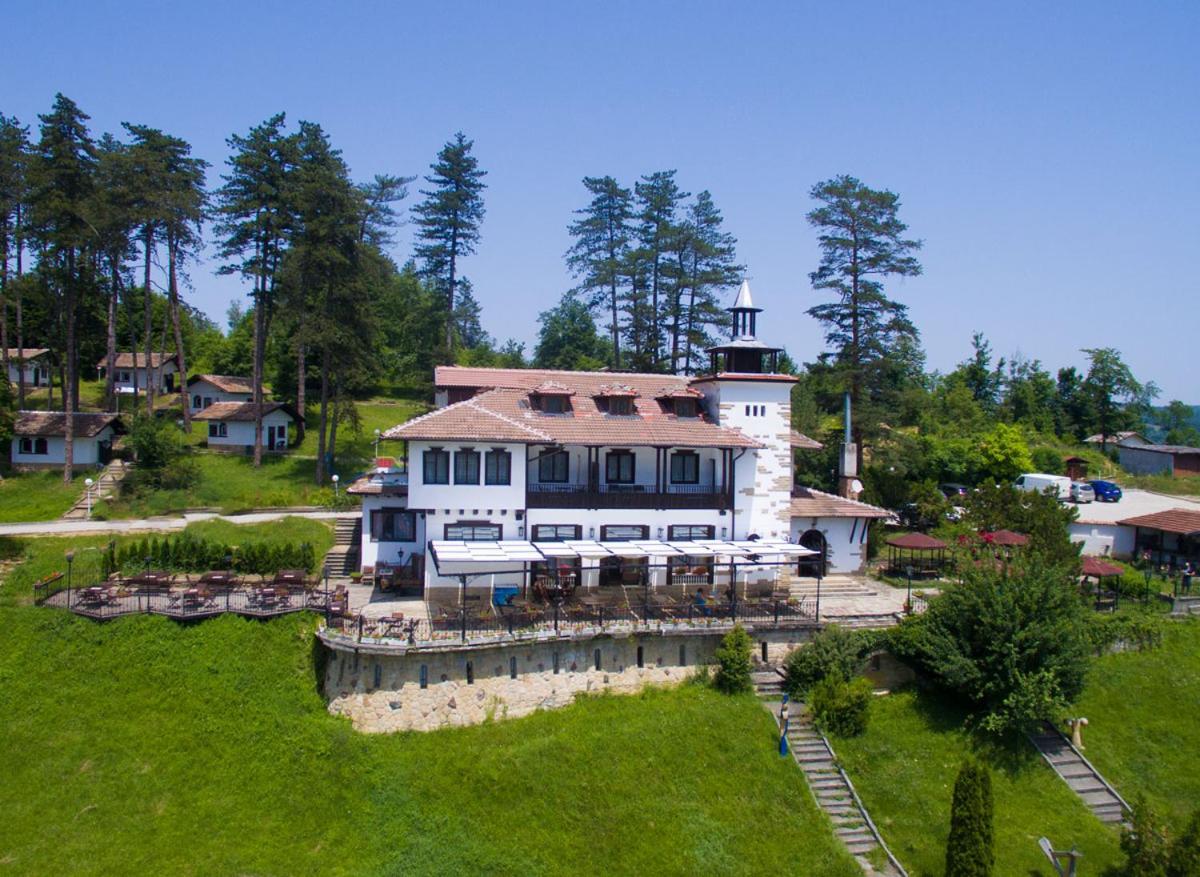 Complex Brashlyan Hotel Trjavna Buitenkant foto