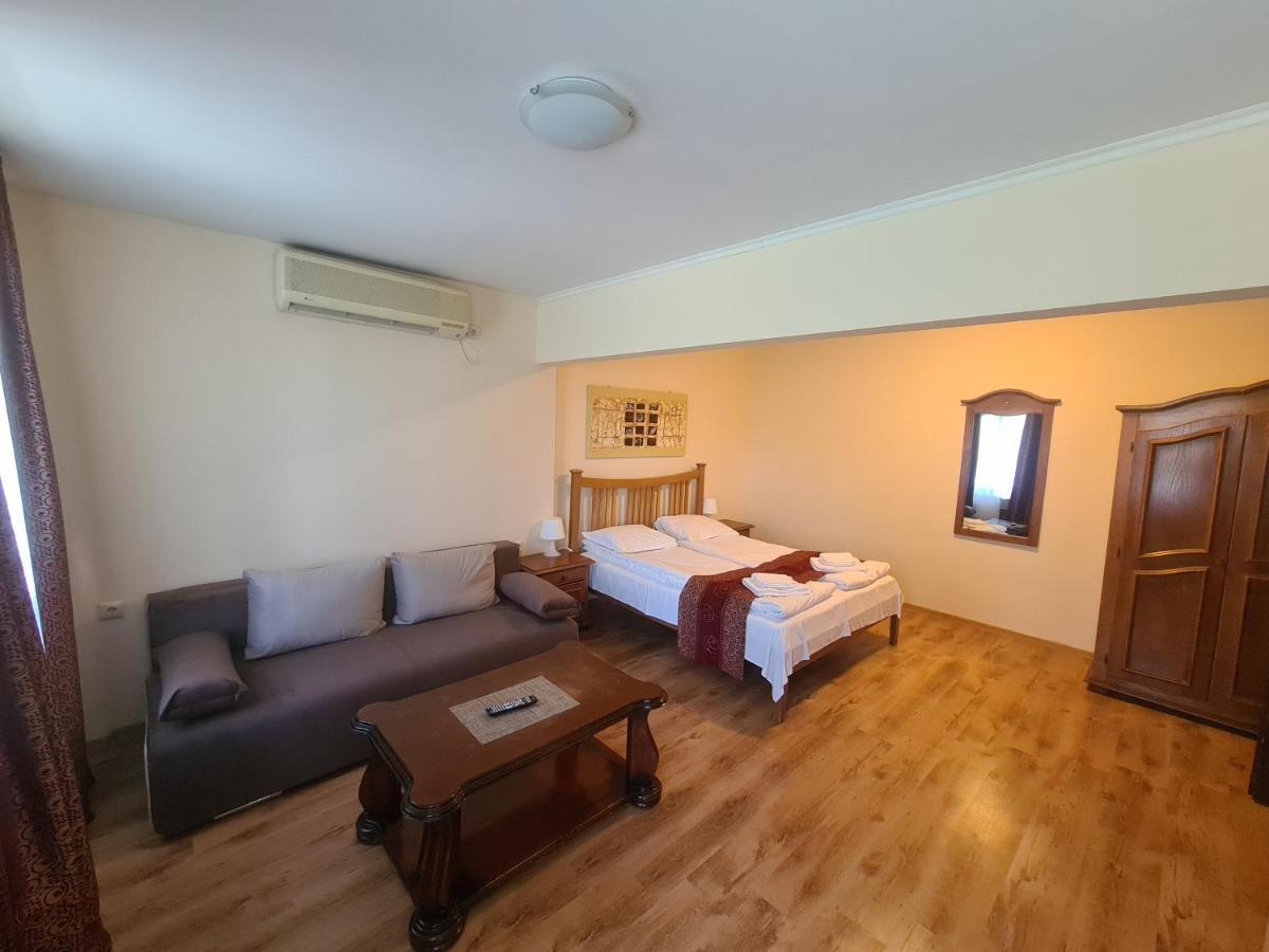 Complex Brashlyan Hotel Trjavna Buitenkant foto