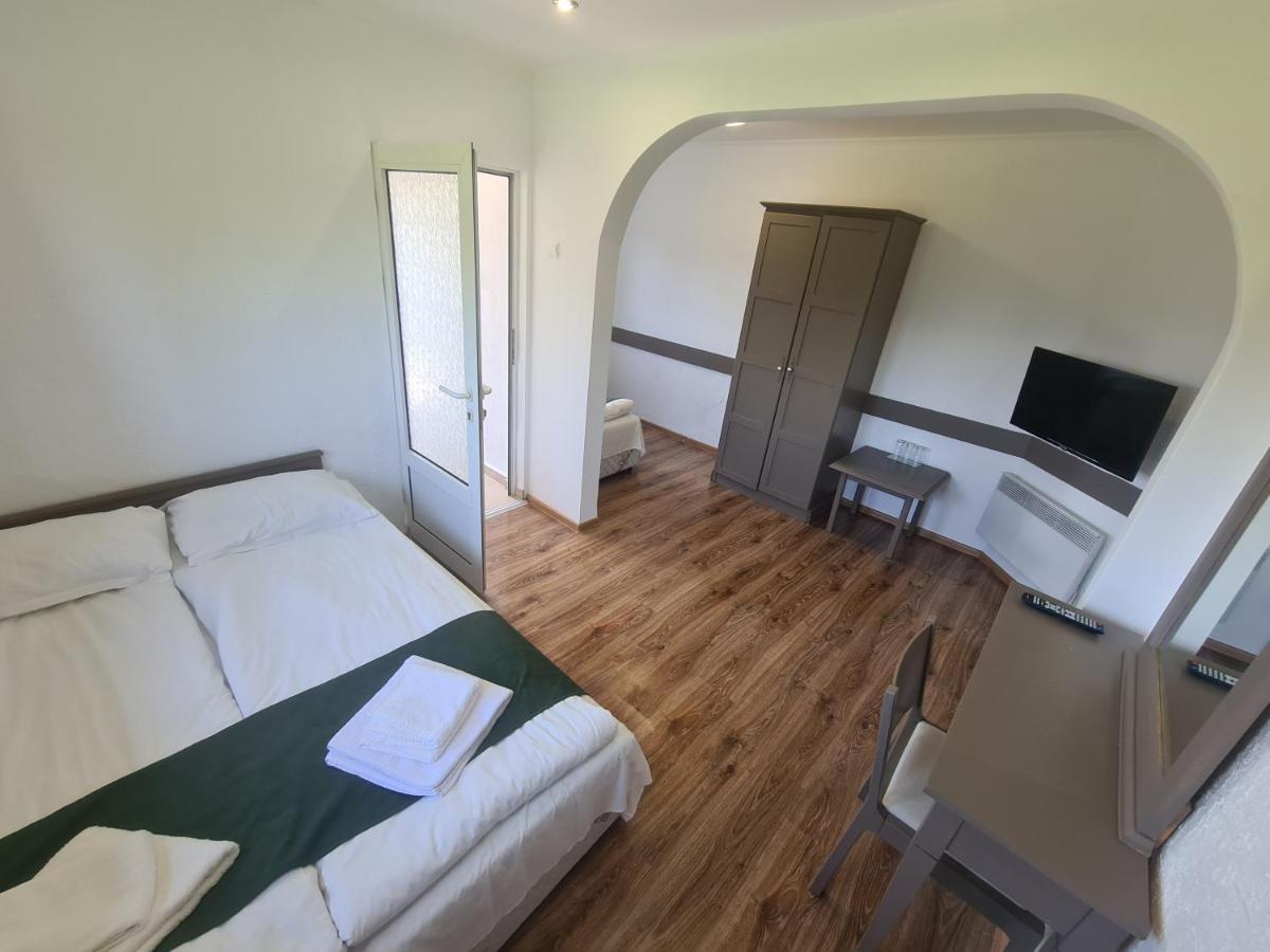 Complex Brashlyan Hotel Trjavna Buitenkant foto