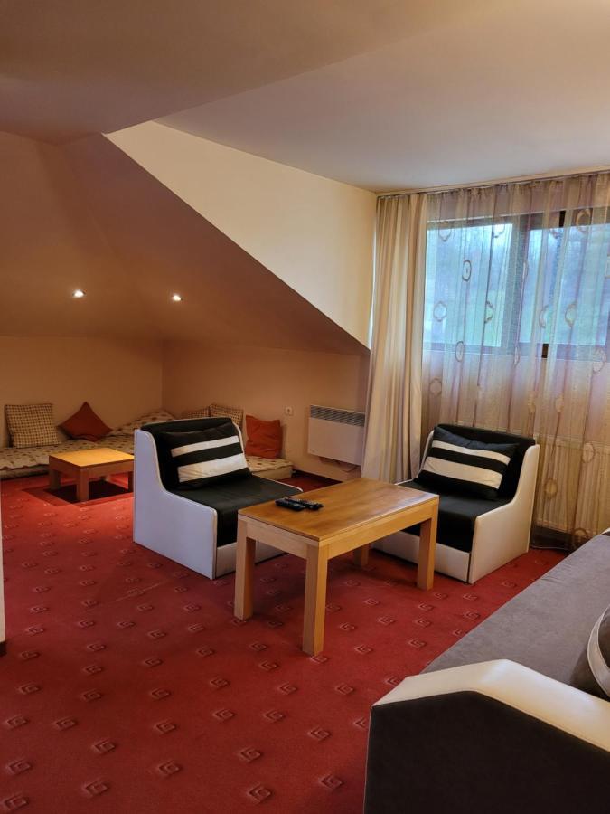 Complex Brashlyan Hotel Trjavna Buitenkant foto