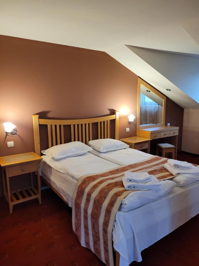 Complex Brashlyan Hotel Trjavna Buitenkant foto