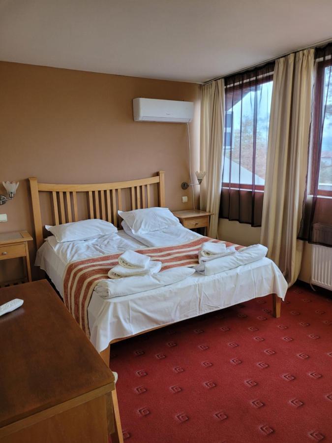 Complex Brashlyan Hotel Trjavna Buitenkant foto