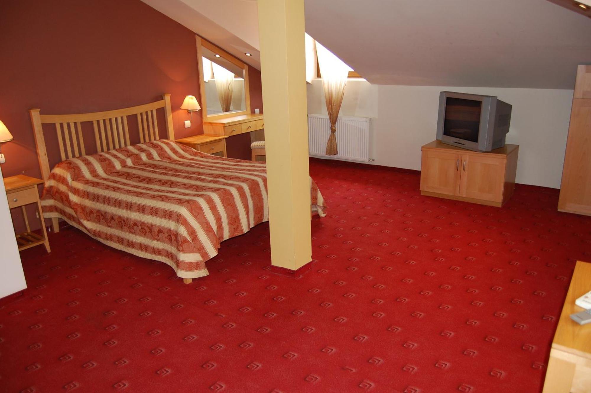 Complex Brashlyan Hotel Trjavna Buitenkant foto