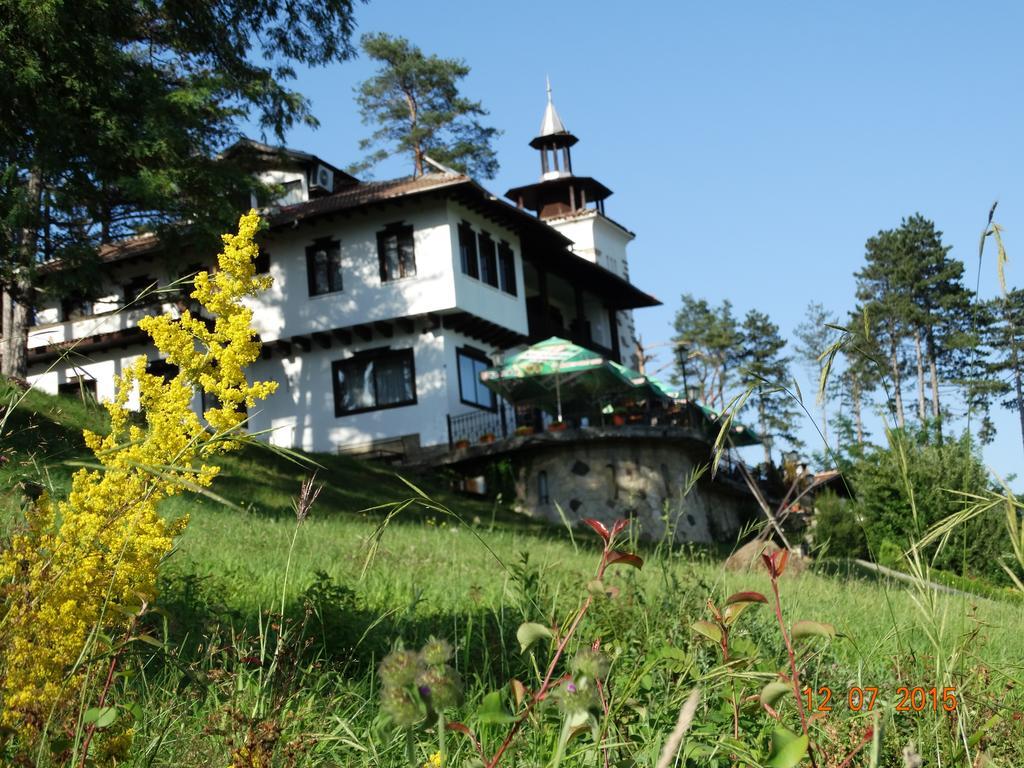 Complex Brashlyan Hotel Trjavna Buitenkant foto