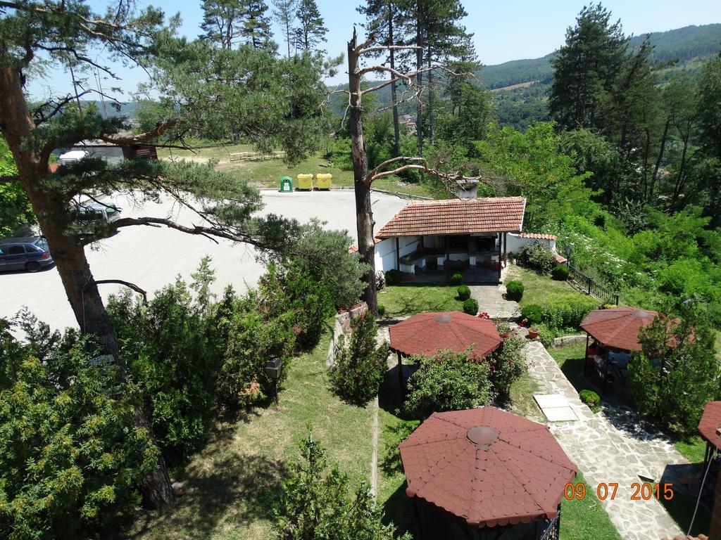 Complex Brashlyan Hotel Trjavna Buitenkant foto