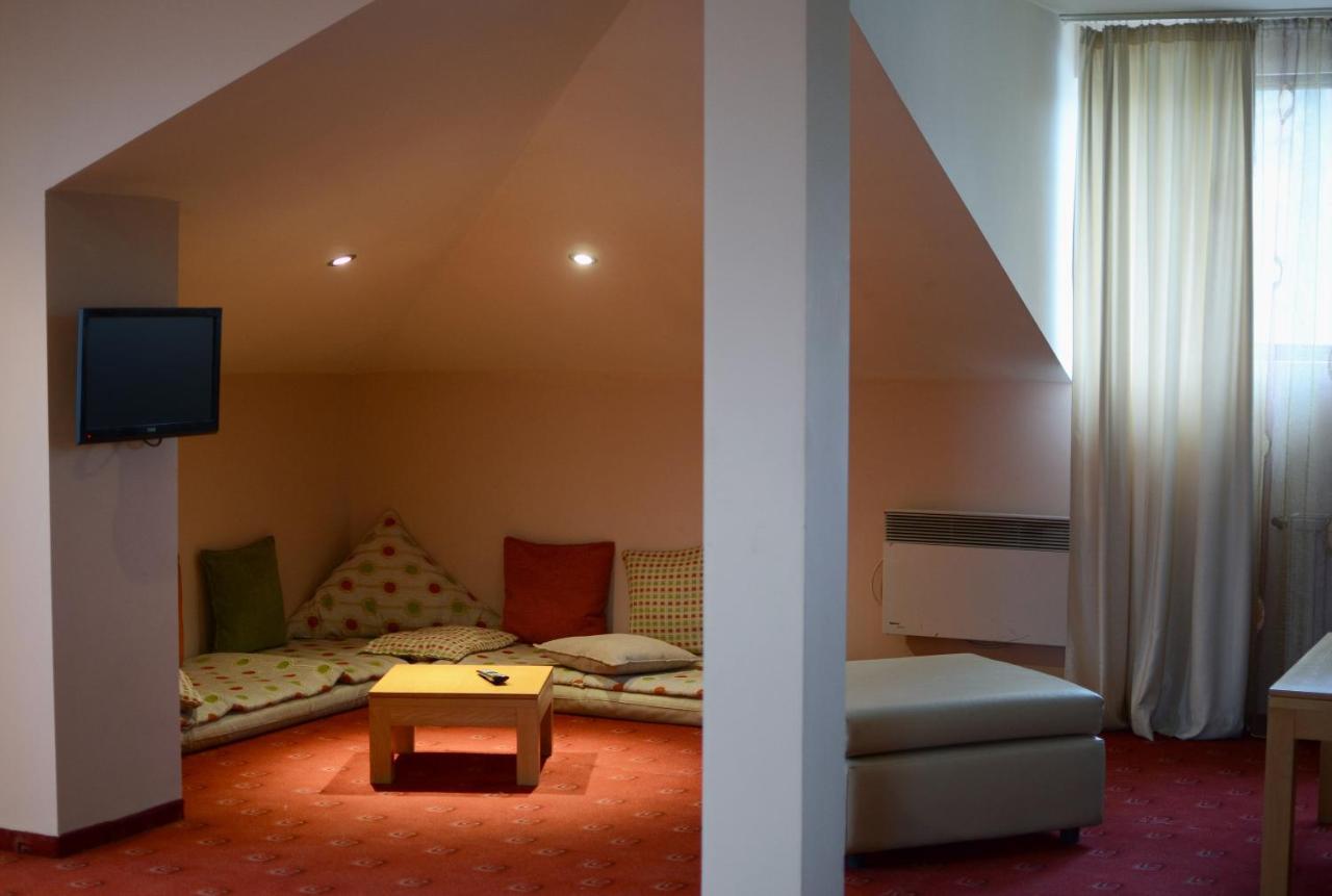 Complex Brashlyan Hotel Trjavna Buitenkant foto